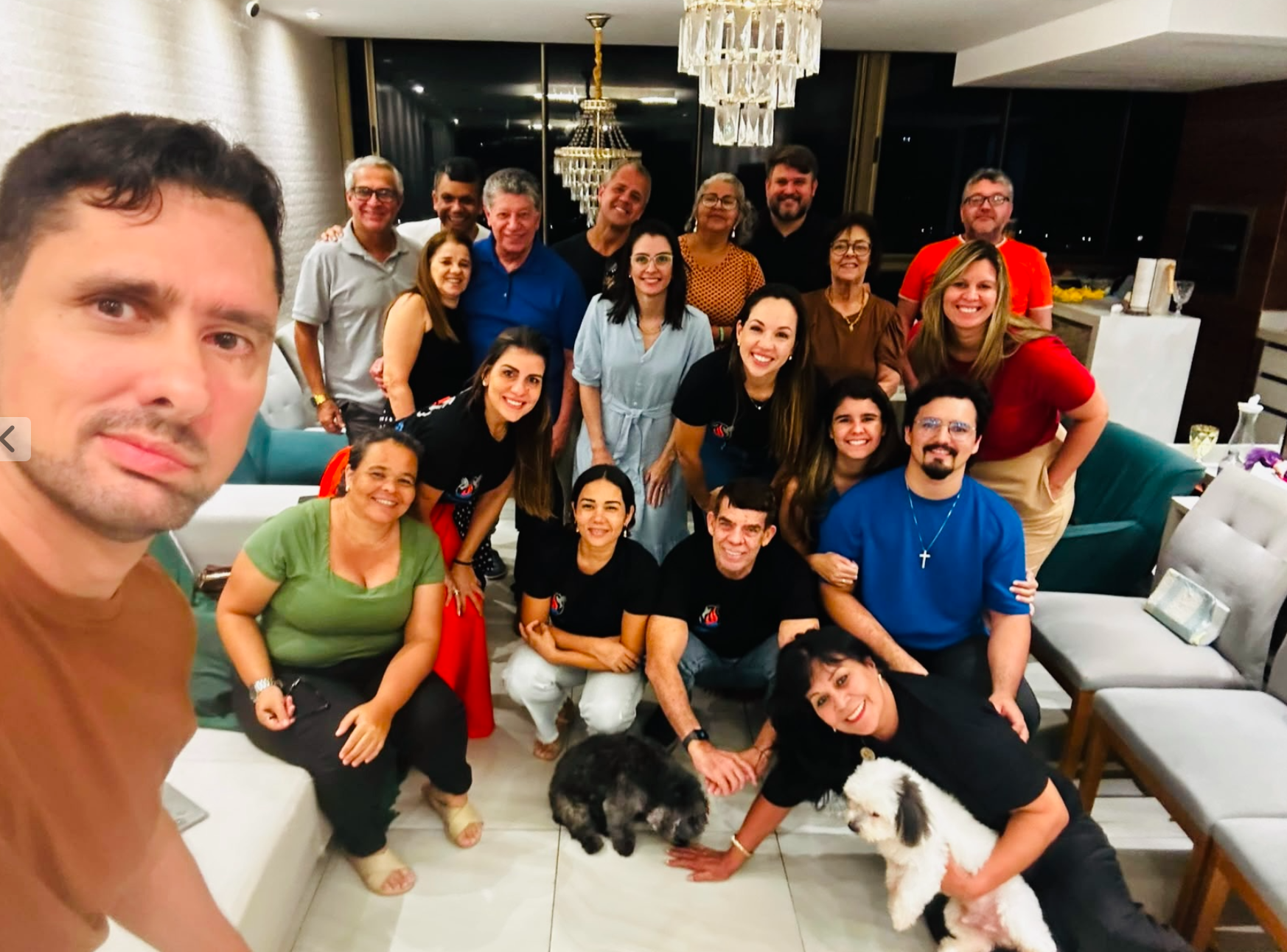 Encontro do Discipulado Renascer, grupo reunido em comunhão